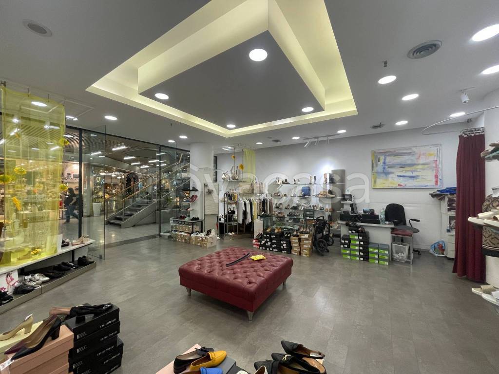 negozio in vendita a Roma in zona Gianicolense