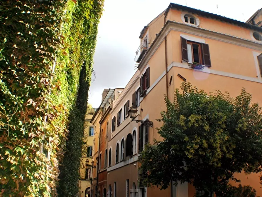 locale di sgombero in affitto a Roma in zona Trastevere