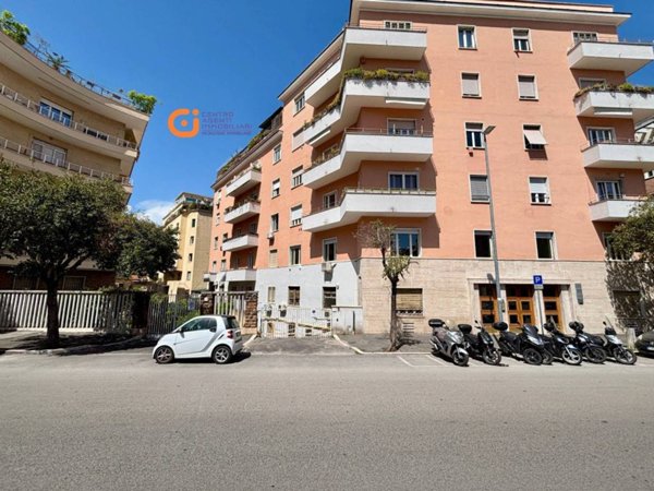 negozio in affitto a Roma in zona Nomentano