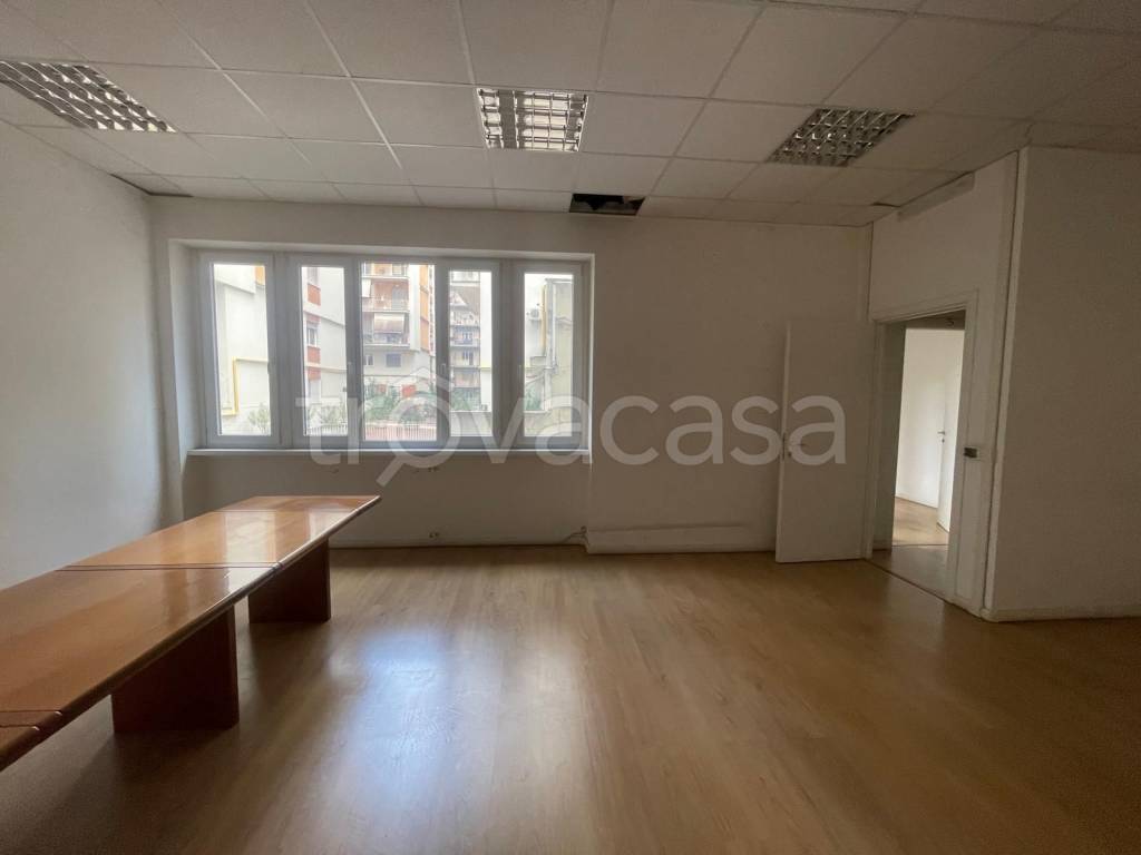 ufficio in affitto a Roma in zona Don Bosco
