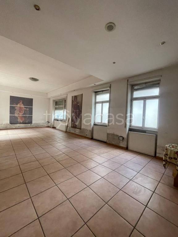 negozio in affitto a Roma in zona Don Bosco