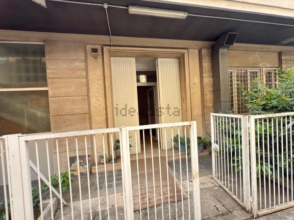 locale commerciale in affitto a Roma in zona Don Bosco