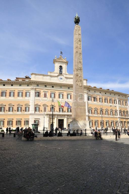 negozio in affitto a Roma in zona Trevi-Colonna