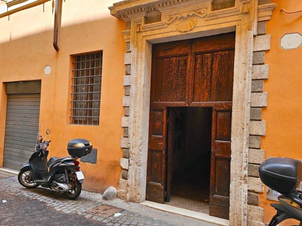 locale commerciale in affitto a Roma in zona Centro Storico