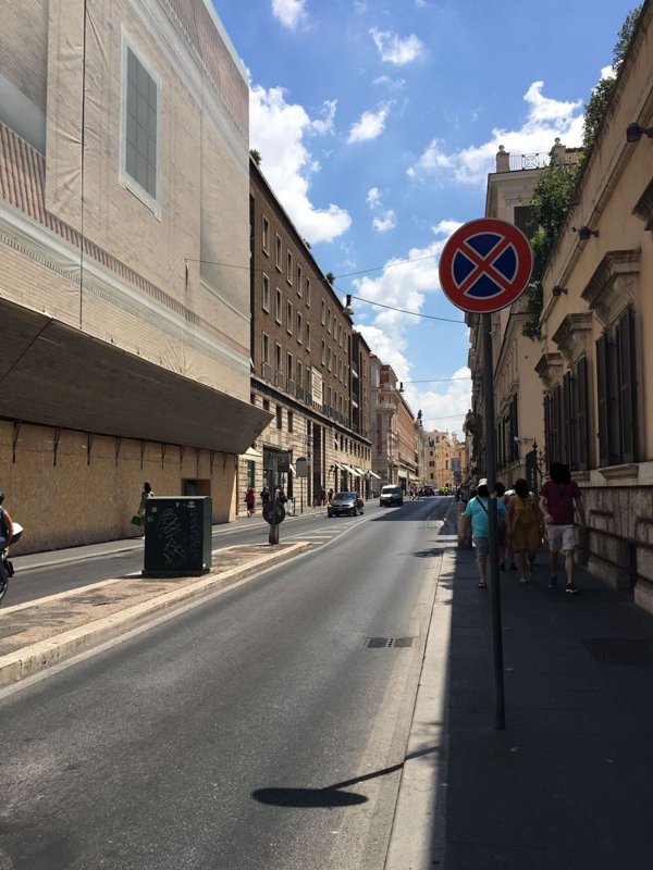 locale commerciale in affitto a Roma in zona Campo Marzio