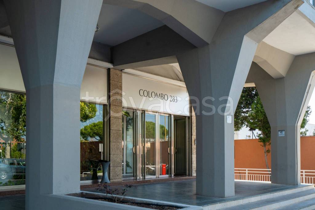 negozio in affitto a Roma in zona EUR