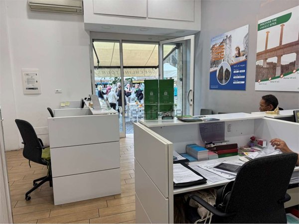 locale commerciale in affitto a Roma in zona Rione Borgo