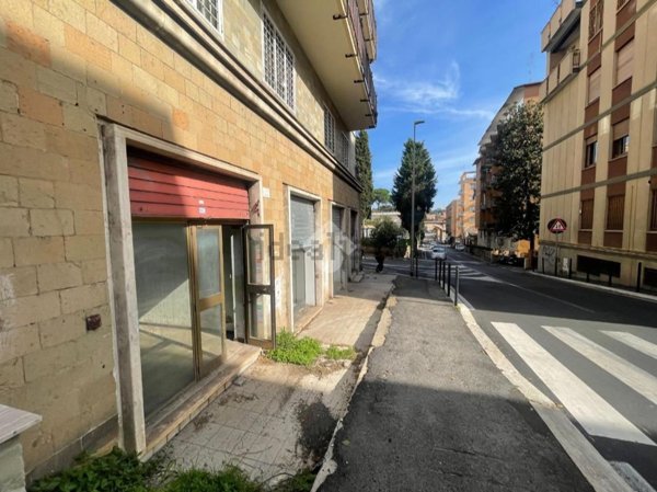 locale commerciale in affitto a Roma in zona Aurelio