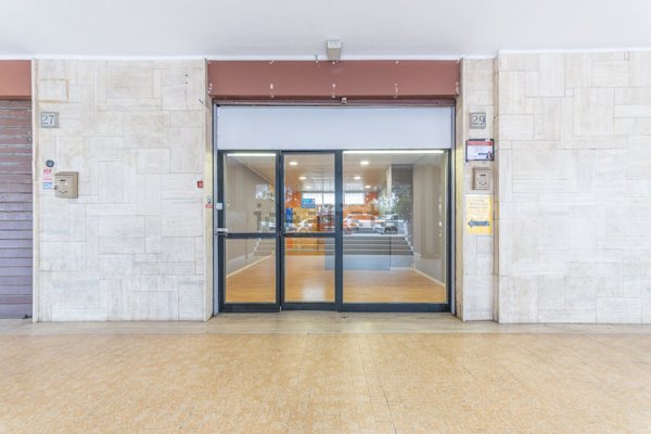locale commerciale in affitto a Roma