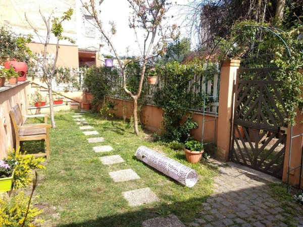 casa indipendente in affitto a Roma in zona Appio Latino