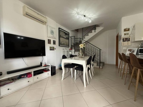 casa indipendente in affitto a Roma in zona Appio Claudio