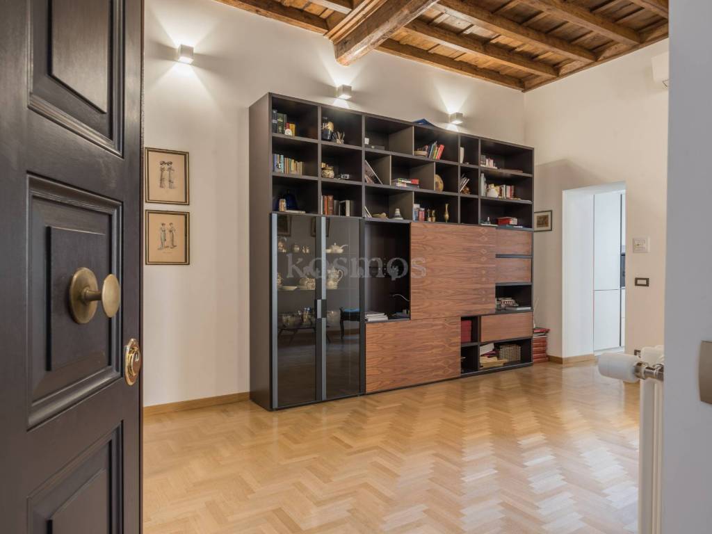appartamento in affitto a Roma in zona Trevi-Colonna