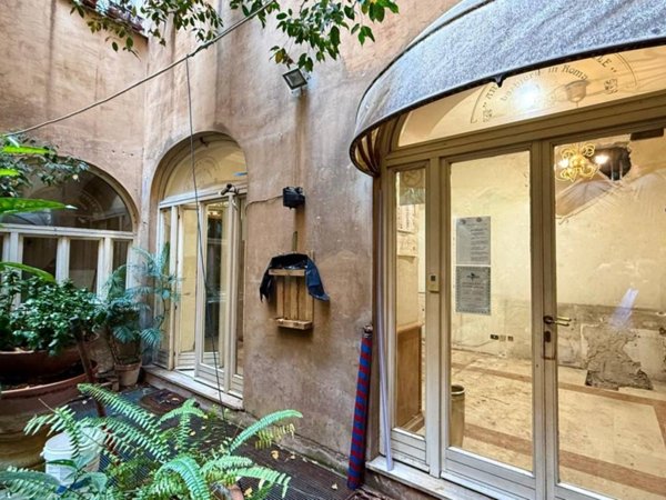 negozio in affitto a Roma in zona Campo Marzio