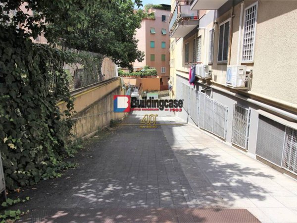 negozio in affitto a Roma in zona Ardeatino