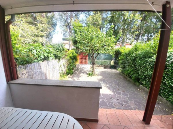 casa indipendente in affitto a Roma in zona Casal Palocco