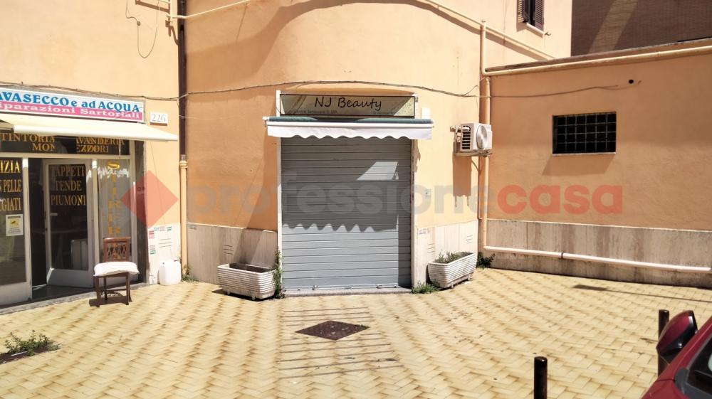 negozio in affitto a Roma in zona Primavalle
