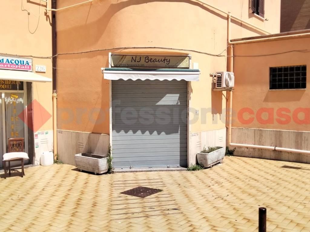 negozio in affitto a Roma in zona Primavalle