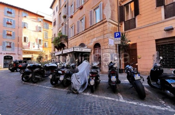 appartamento in affitto a Roma in zona Rione Regola