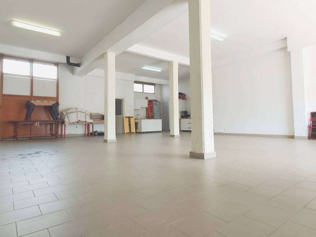 locale commerciale in affitto a Roma in zona Casalotti