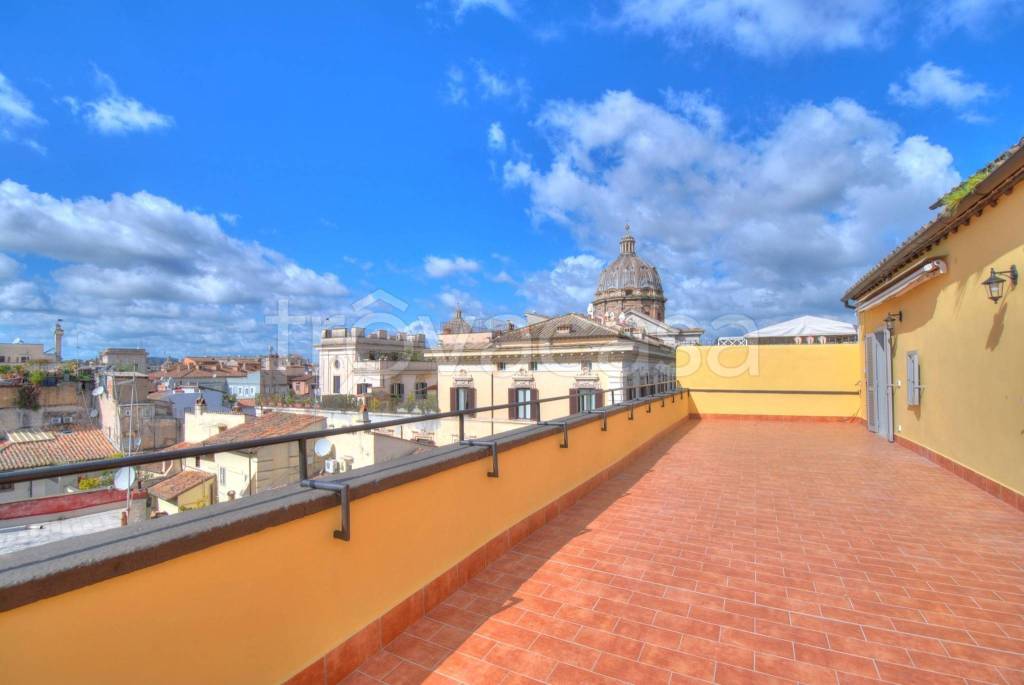 appartamento in affitto a Roma in zona Rione Regola