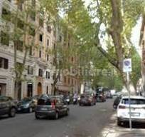 negozio in affitto a Roma in zona Rione Monti/Campitelli
