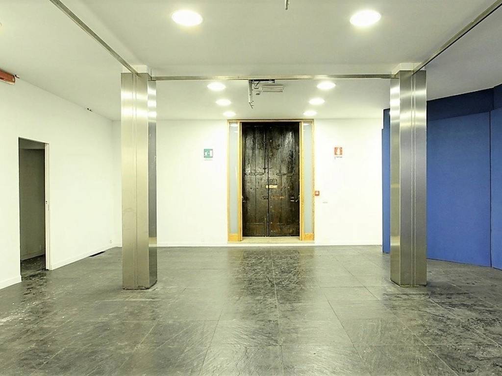 negozio in affitto a Roma in zona Rione Monti/Campitelli