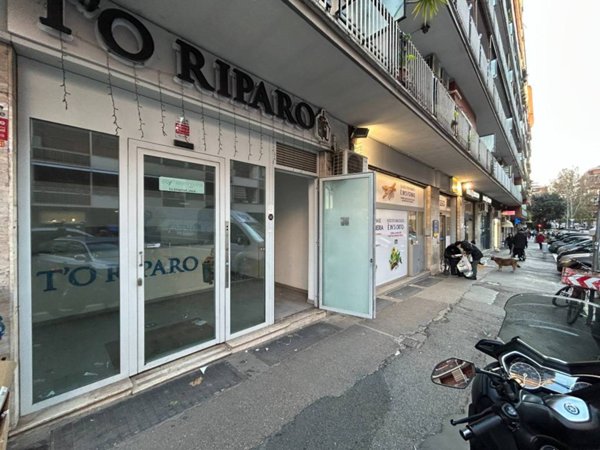 negozio in affitto a Roma in zona Cinecittà