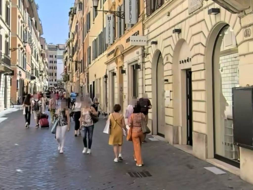 negozio in affitto a Roma in zona Centro Storico