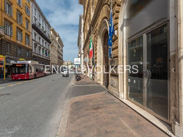 negozio in affitto a Roma in zona Rione Prati
