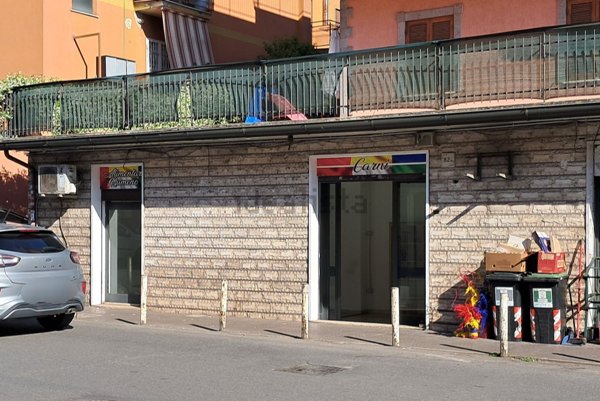 negozio in affitto a Roma in zona Tor Bella Monaca