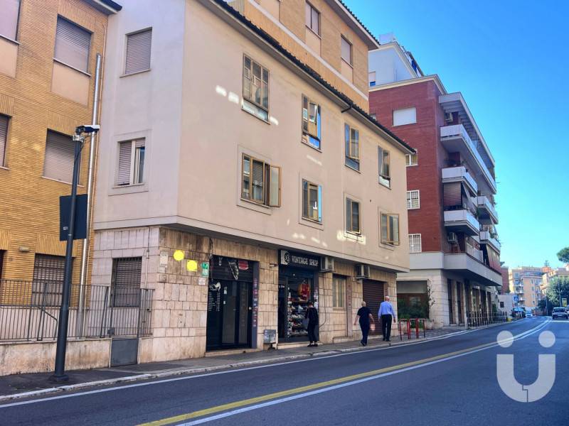 locale commerciale in affitto a Roma in zona Aurelio