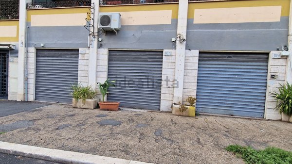 locale commerciale in affitto a Roma in zona Ardeatino