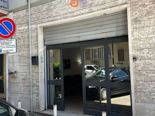 negozio in affitto a Roma in zona Appio Latino