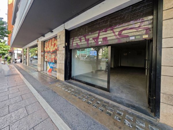 negozio in affitto a Roma