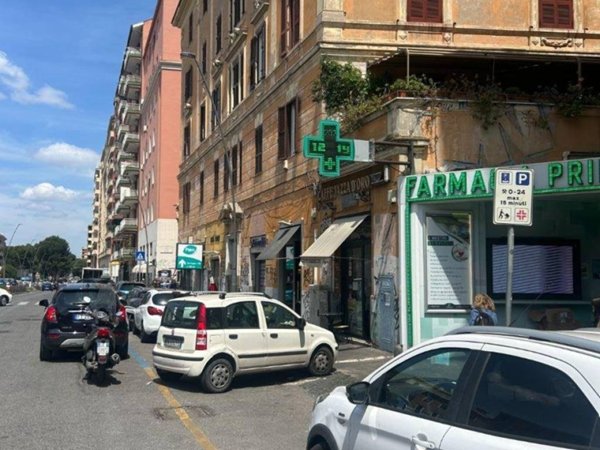 negozio in affitto a Roma