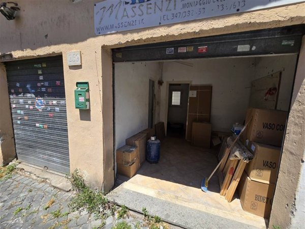 negozio in affitto a Roma in zona Primavalle