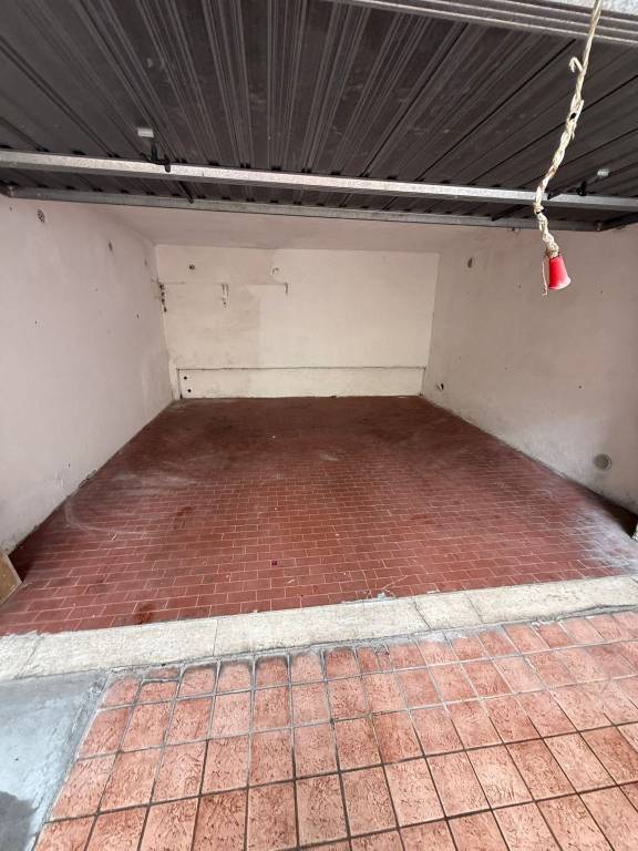locale di sgombero in affitto a Roma in zona Aurelio