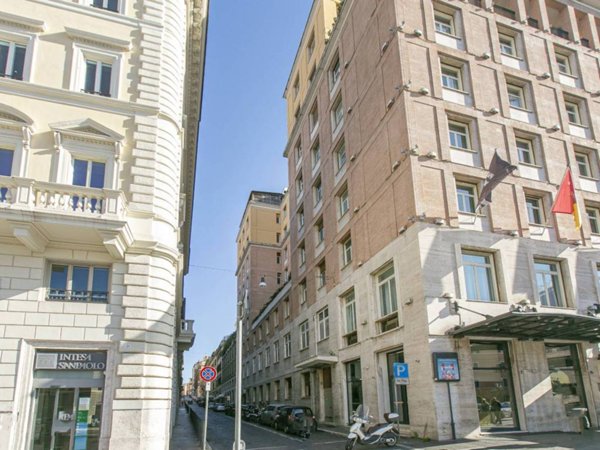 casa indipendente in affitto a Roma in zona Trevi-Colonna