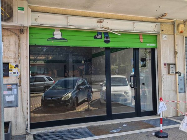 negozio in affitto a Roma in zona Settecamini