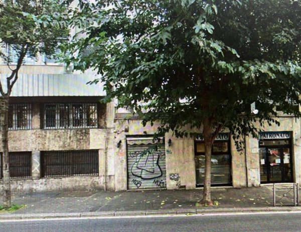 locale commerciale in affitto a Roma