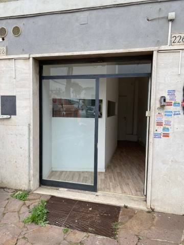 negozio in affitto a Roma in zona Pietralata