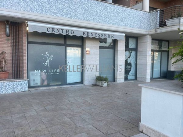 negozio in affitto a Roma in zona Mezzocammino