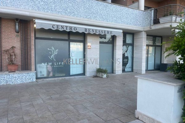 negozio in affitto a Roma in zona Mezzocammino