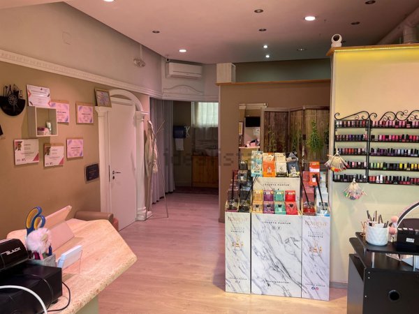 locale commerciale in affitto a Roma