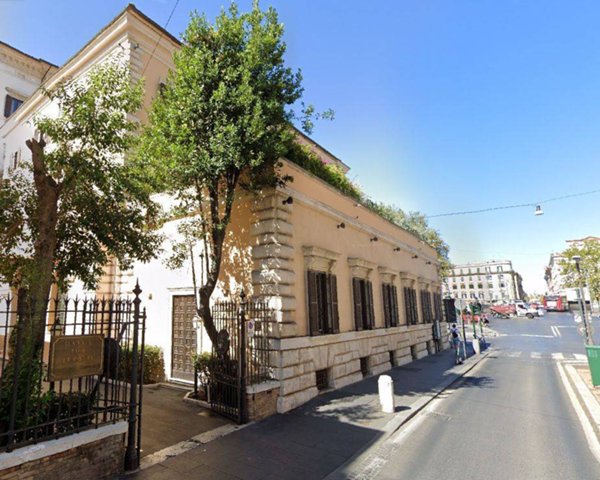 negozio in affitto a Roma in zona Campo Marzio