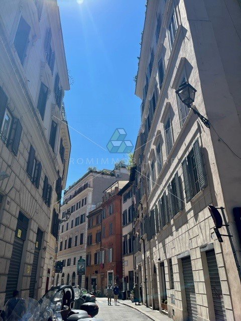locale commerciale in affitto a Roma in zona Parione/Sant'Eustachio
