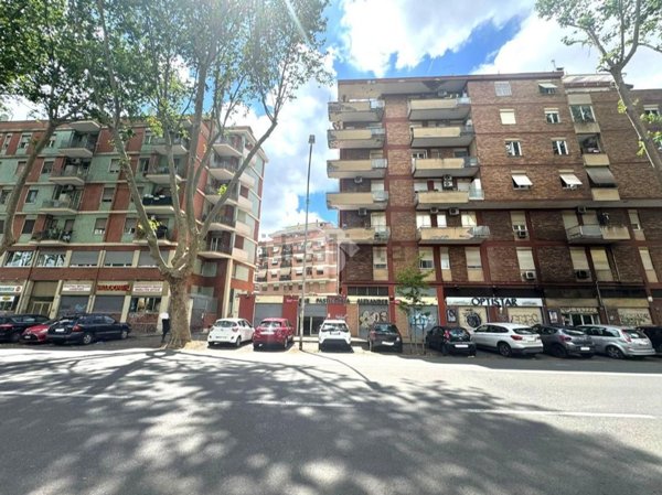locale commerciale in affitto a Roma in zona Portuense