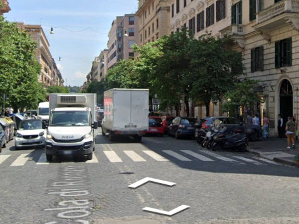 negozio in affitto a Roma in zona Rione Prati