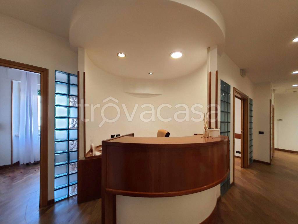 ufficio in affitto a Roma in zona Appio Latino