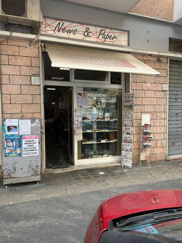 locale commerciale in affitto a Roma in zona Appio Latino